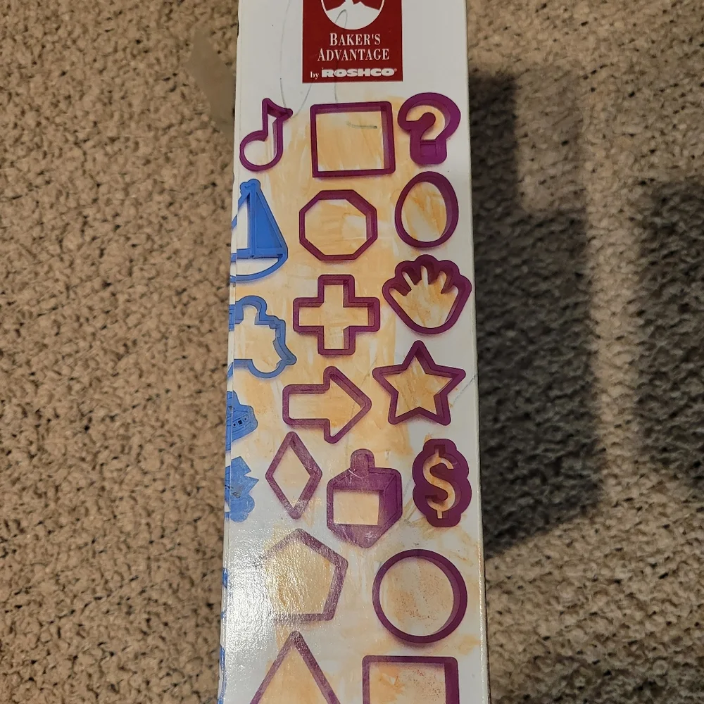 ROSHCO 76 Piece Cookie Cutter Set - Picture 4 of 4